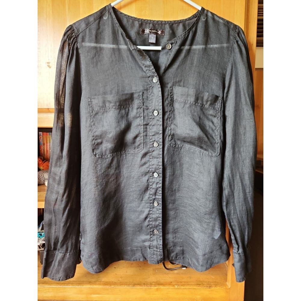 Woman's Banana Republic Black 100% Ramie Buttondown Long Sleeve Blouse